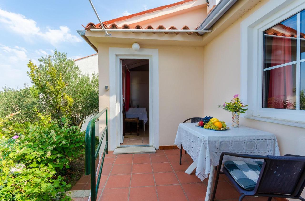 Apartments Sime Lopar Εξωτερικό φωτογραφία