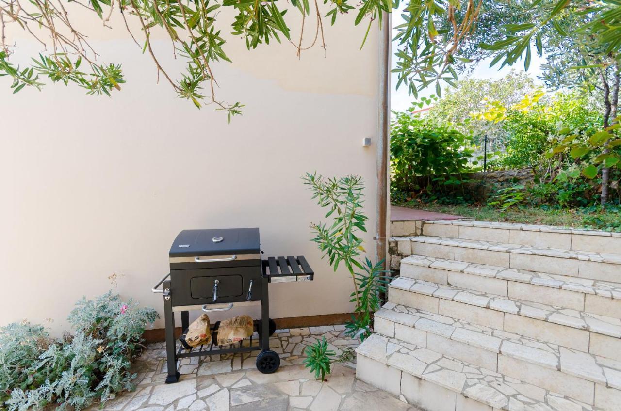 Apartments Sime Lopar Εξωτερικό φωτογραφία
